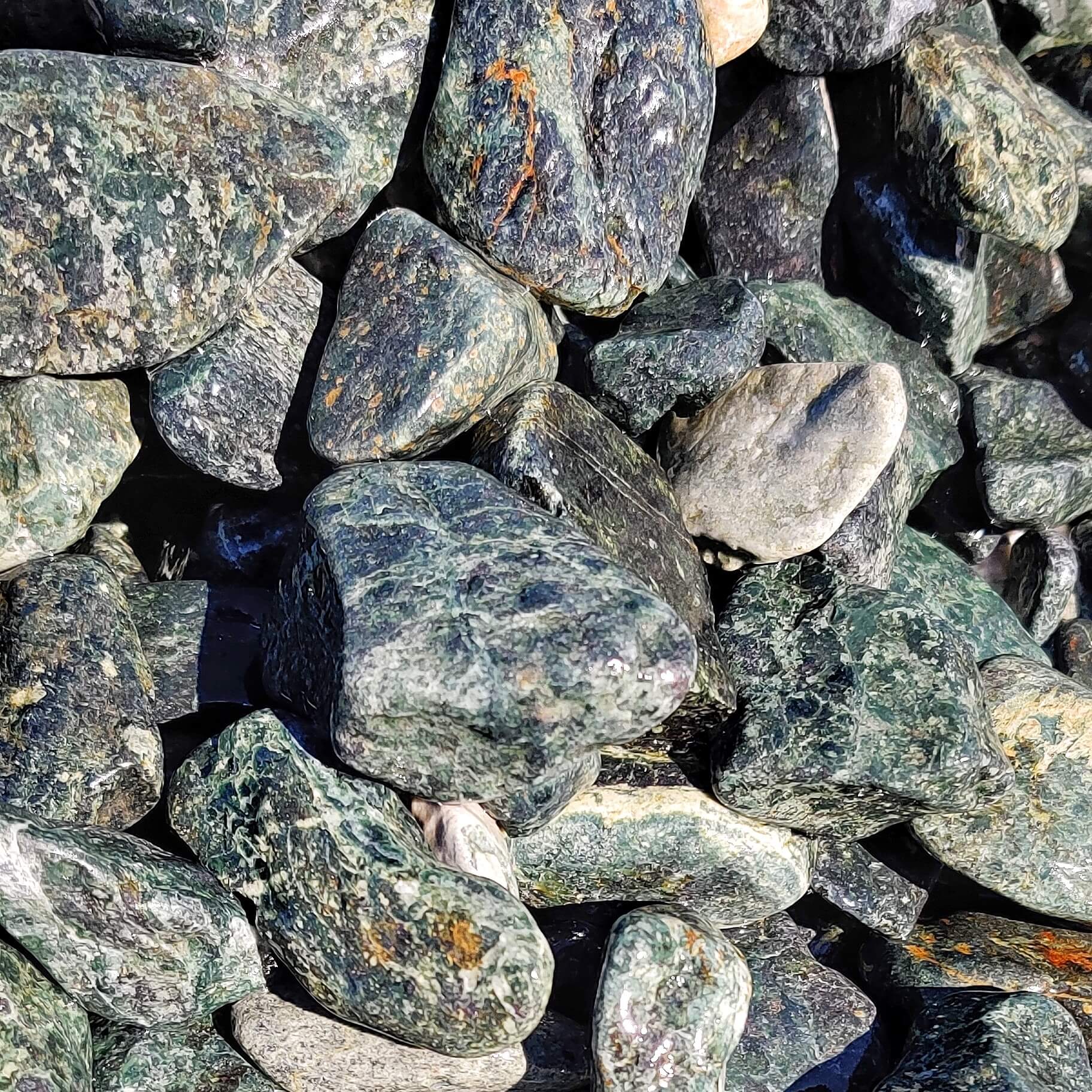piedra canto rodado verde manantial